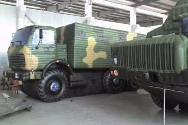新丰大型军事车